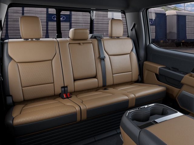 2027 Ford Super Duty F-450 DRW F-450® Lariat®