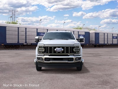 2027 Ford Super Duty F-450 DRW F-450® Lariat®