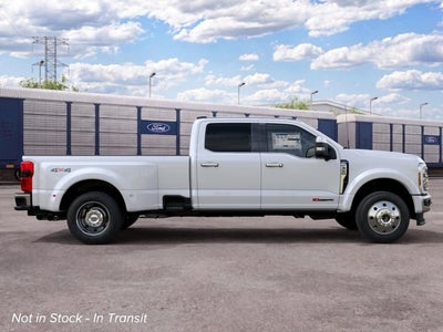 2027 Ford Super Duty F-450 DRW F-450® Lariat®