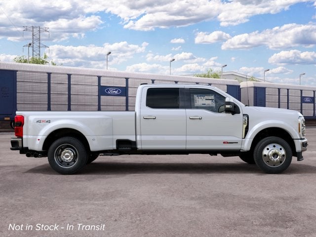 2027 Ford Super Duty F-450 DRW F-450® Lariat®