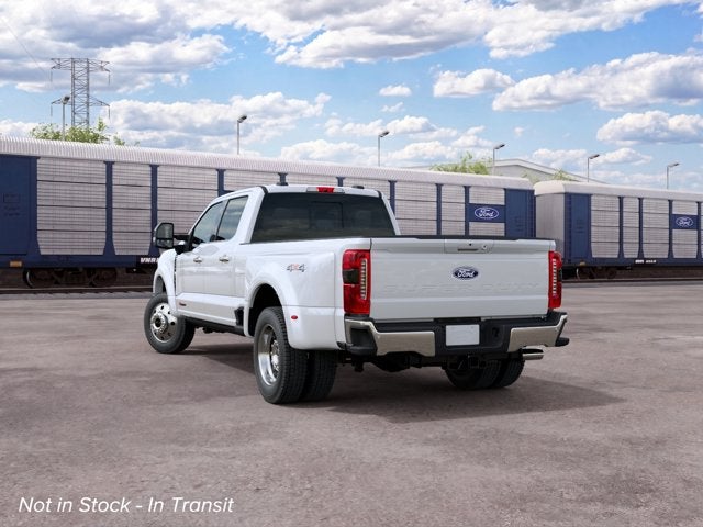 2027 Ford Super Duty F-450 DRW F-450® Lariat®
